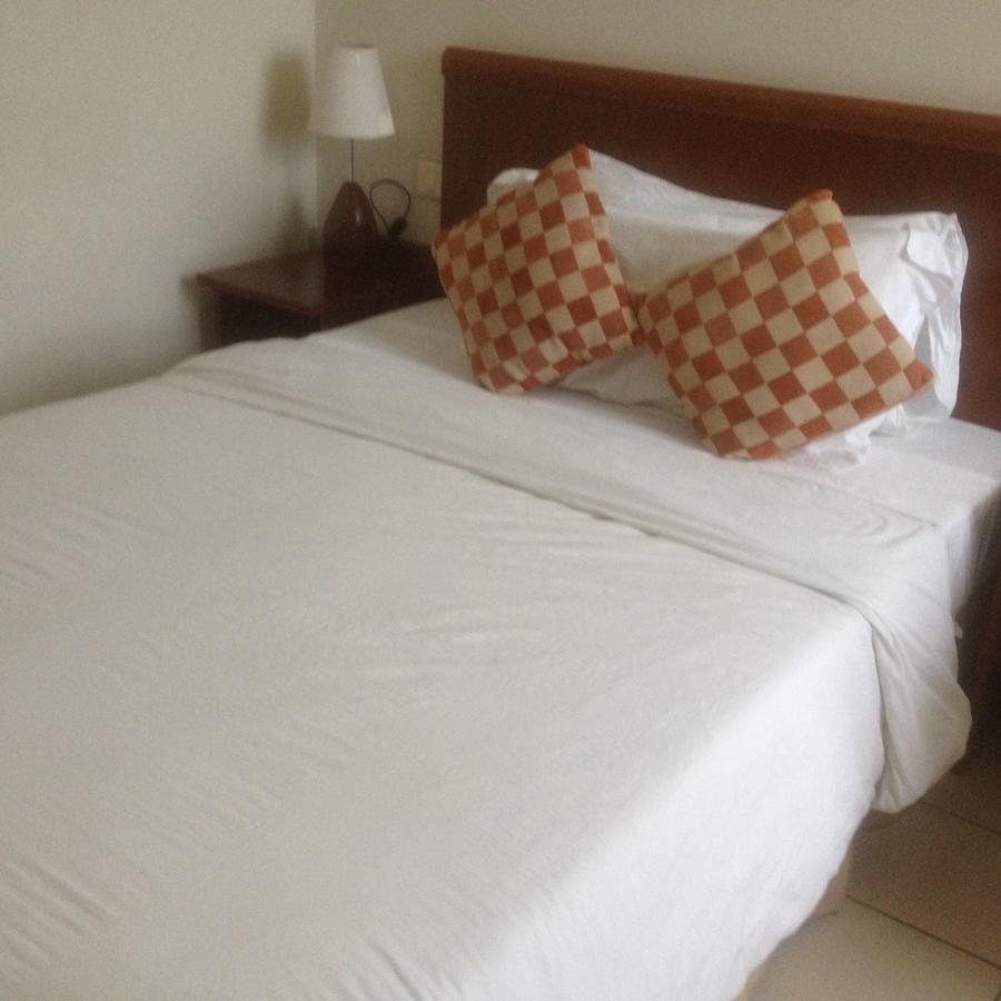 Tinapa Lakeside Hotel Калабар Екстериор снимка