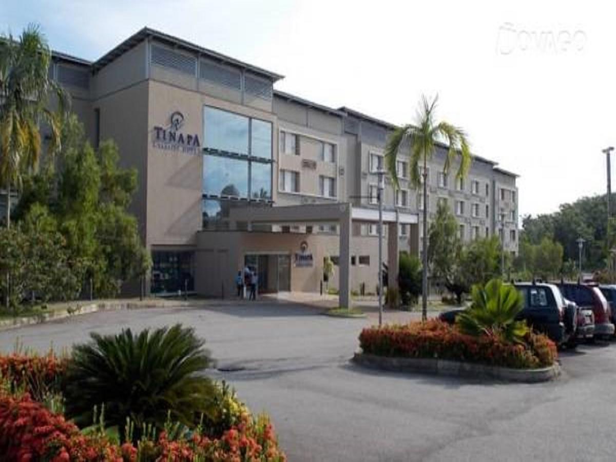 Tinapa Lakeside Hotel Калабар Екстериор снимка