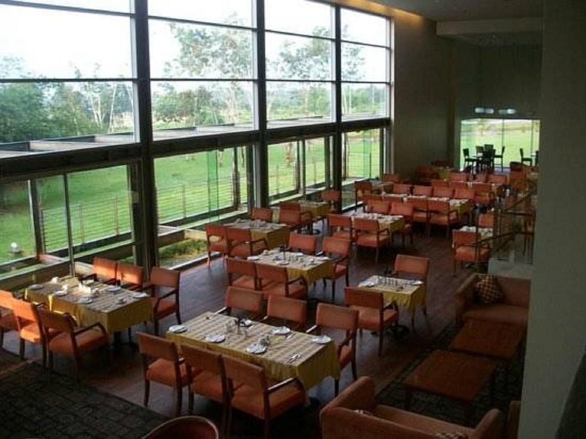 Tinapa Lakeside Hotel Калабар Екстериор снимка