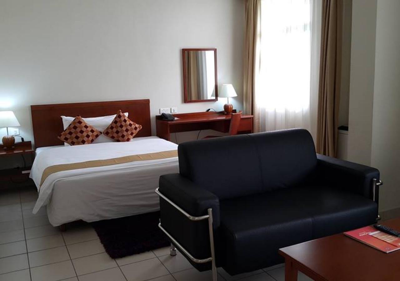 Tinapa Lakeside Hotel Калабар Екстериор снимка