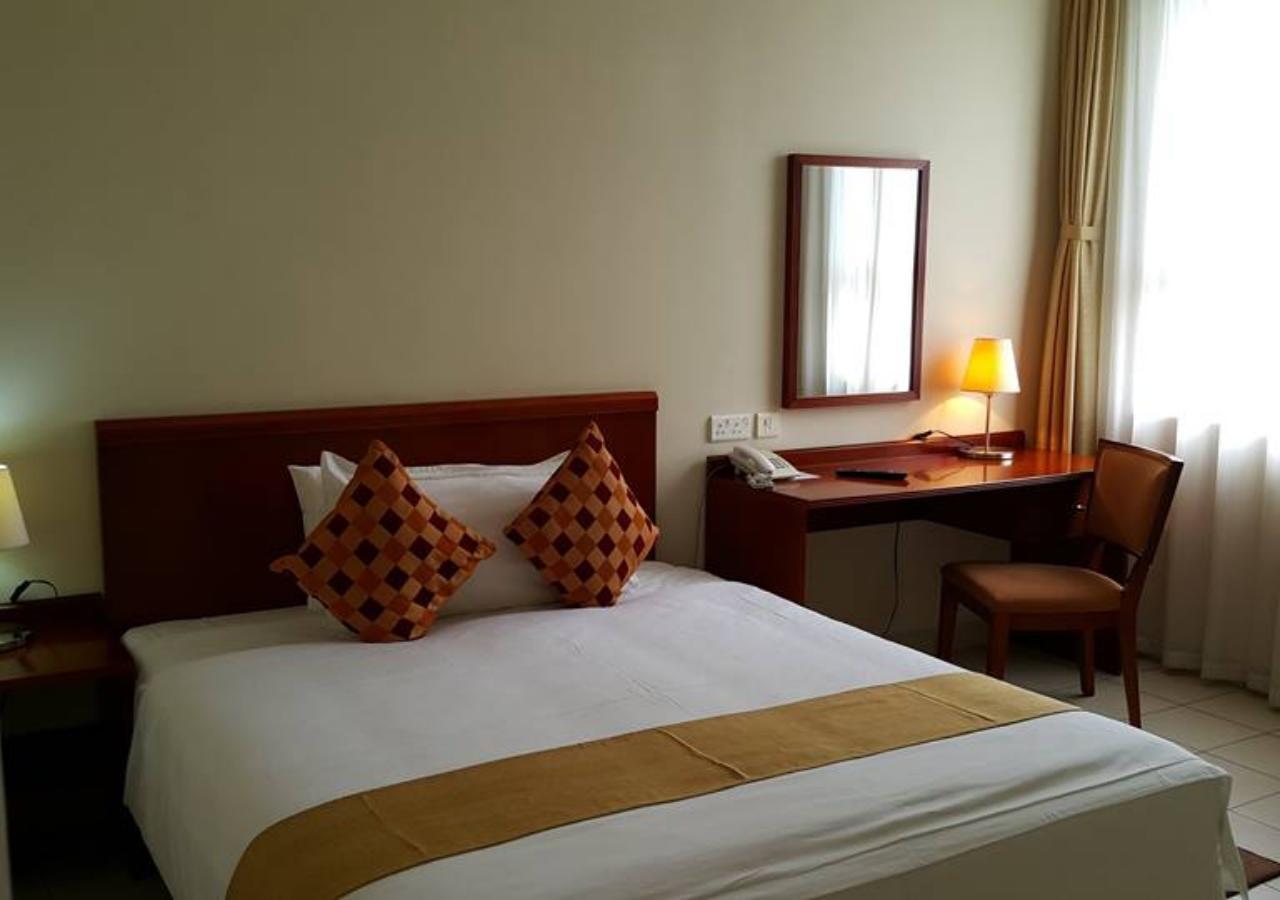Tinapa Lakeside Hotel Калабар Екстериор снимка